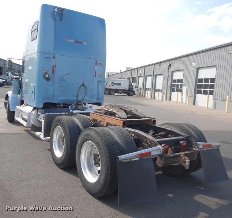 image for item DI3504 1995 Freightliner FLD  semi truck