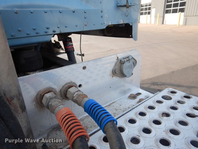 image for item DI3504 1995 Freightliner FLD  semi truck