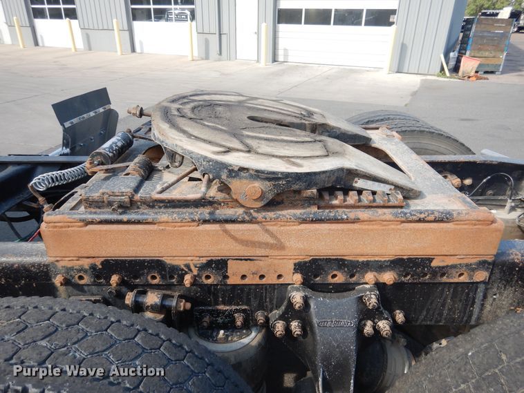 image for item DI3504 1995 Freightliner FLD  semi truck