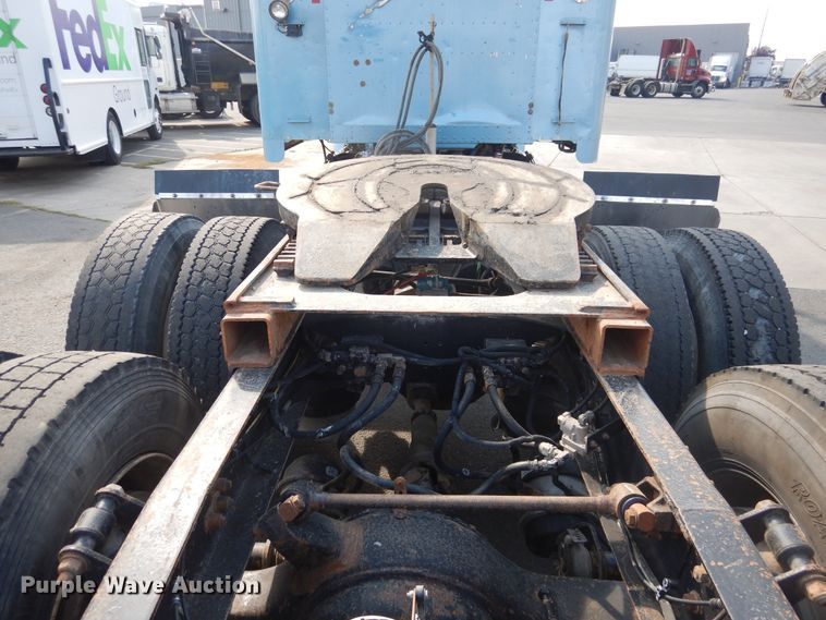 image for item DI3504 1995 Freightliner FLD  semi truck