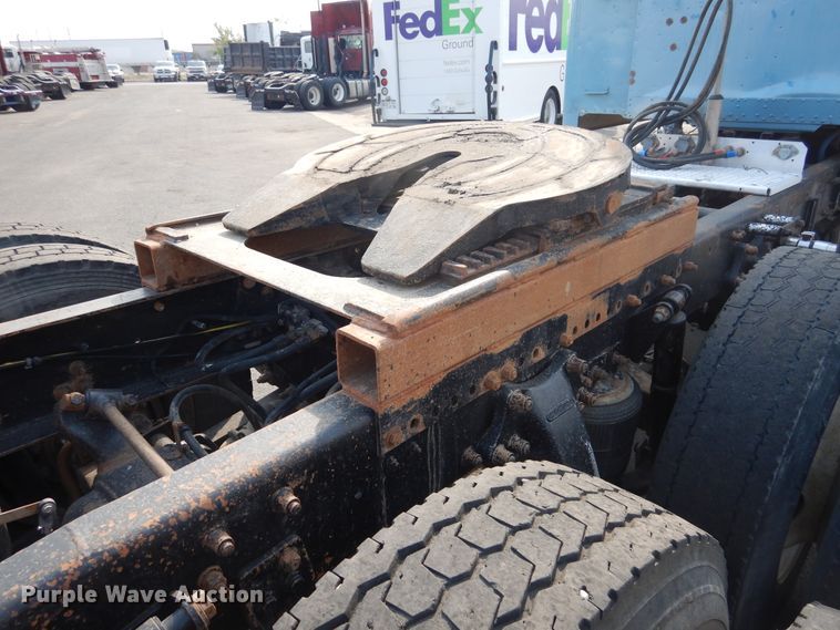 image for item DI3504 1995 Freightliner FLD  semi truck