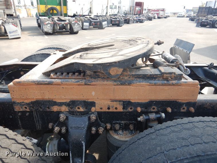 image for item DI3504 1995 Freightliner FLD  semi truck