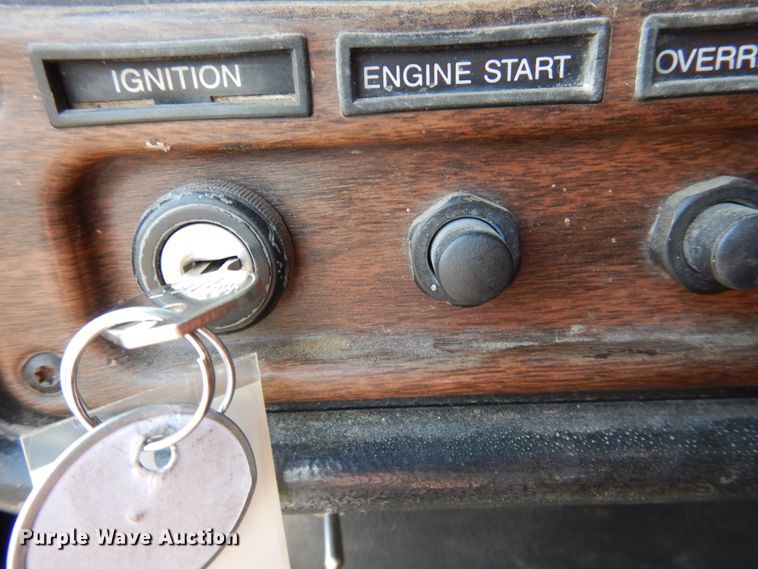 image for item DI3504 1995 Freightliner FLD  semi truck