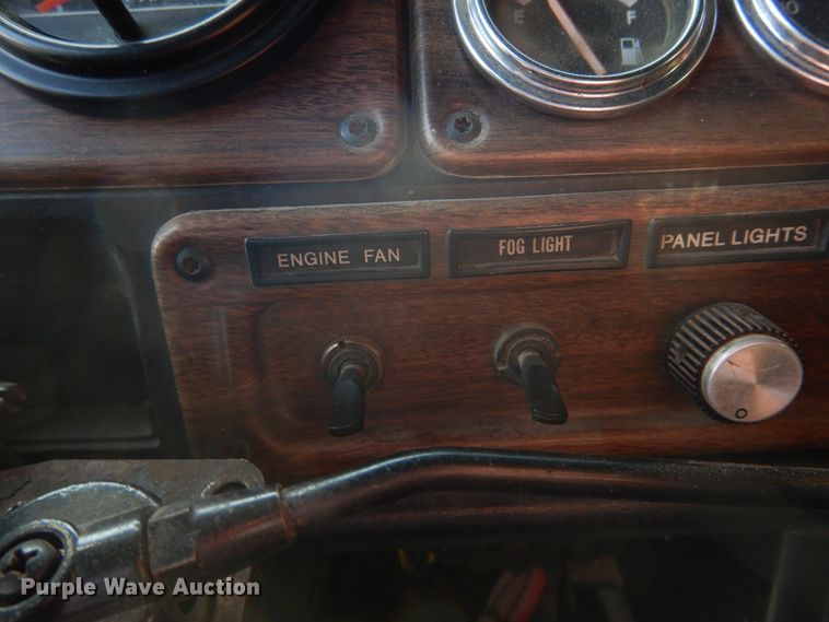 image for item DI3504 1995 Freightliner FLD  semi truck