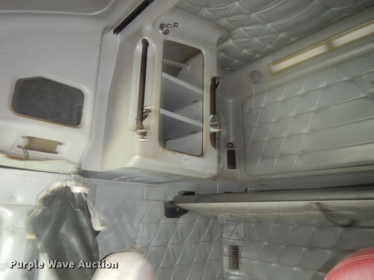 image for item DI3504 1995 Freightliner FLD  semi truck