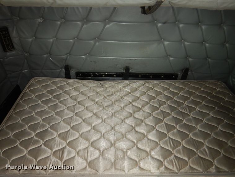 image for item DI3504 1995 Freightliner FLD  semi truck