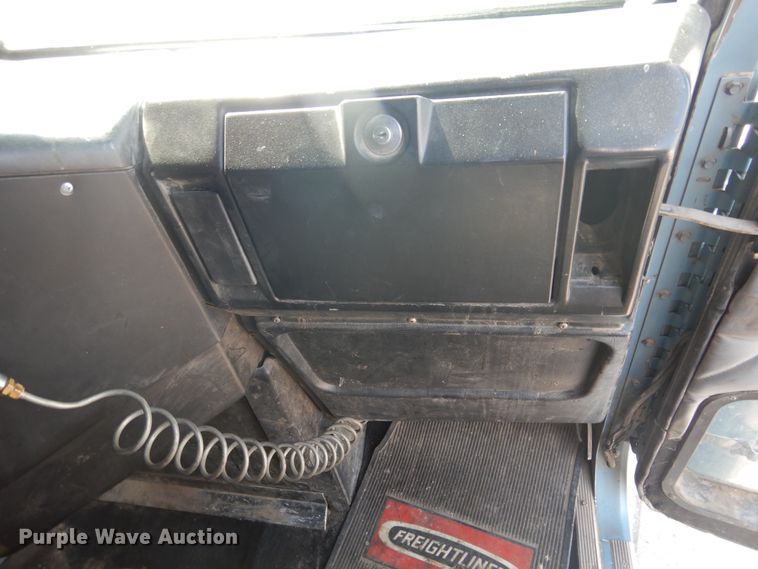 image for item DI3504 1995 Freightliner FLD  semi truck