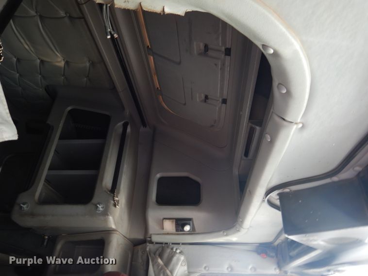 image for item DI3504 1995 Freightliner FLD  semi truck