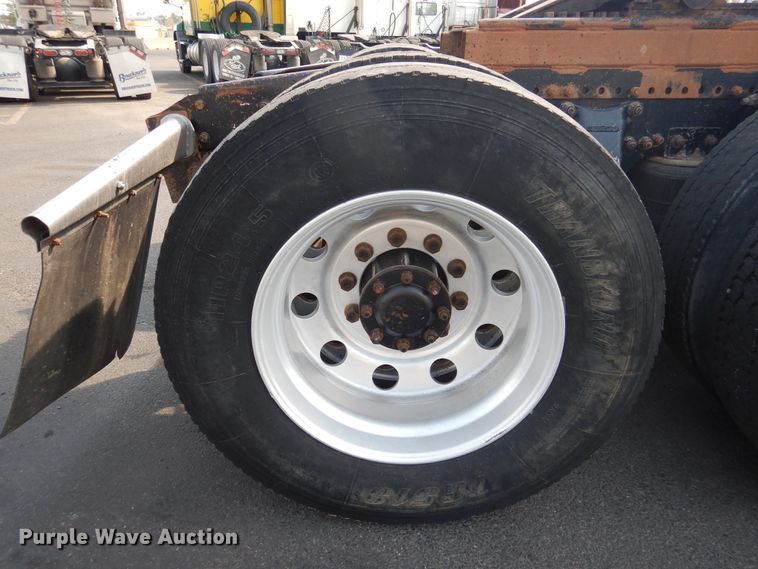 image for item DI3504 1995 Freightliner FLD  semi truck