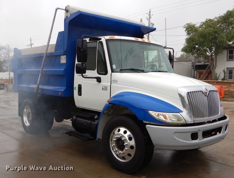image for item DI8344 2006 International 4300  dump truck