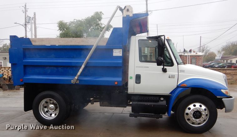 image for item DI8344 2006 International 4300  dump truck