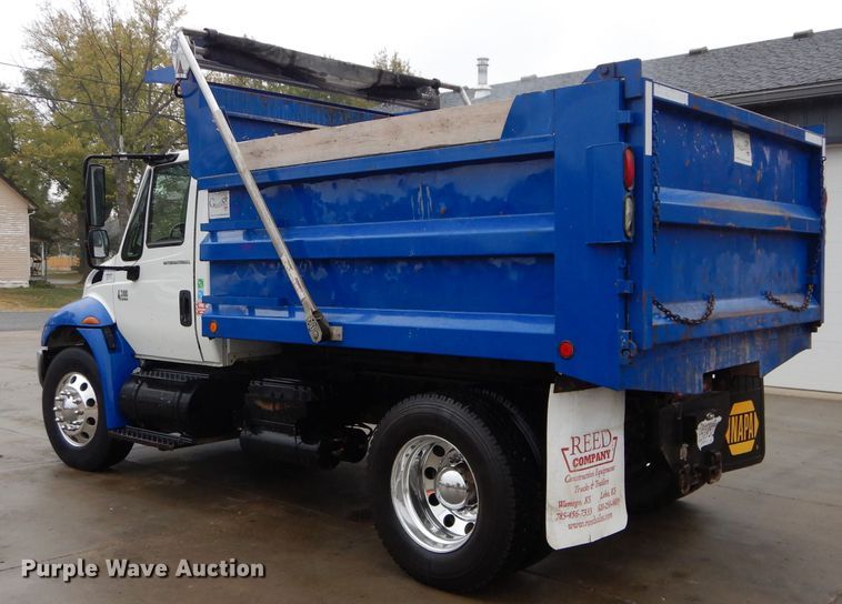 image for item DI8344 2006 International 4300  dump truck