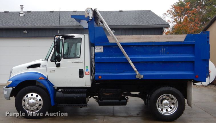 image for item DI8344 2006 International 4300  dump truck