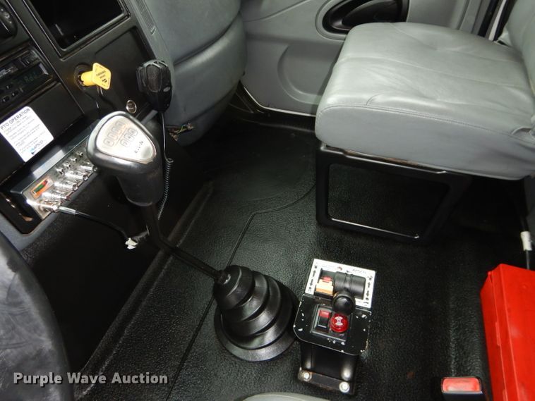 image for item DI8344 2006 International 4300  dump truck