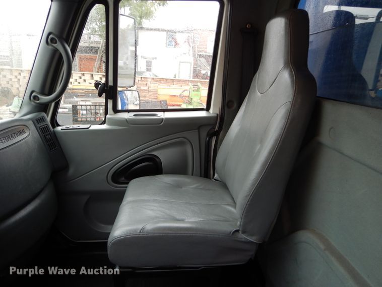 image for item DI8344 2006 International 4300  dump truck