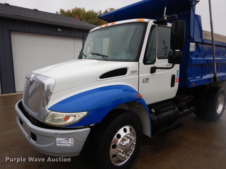 image for item DI8344 2006 International 4300  dump truck