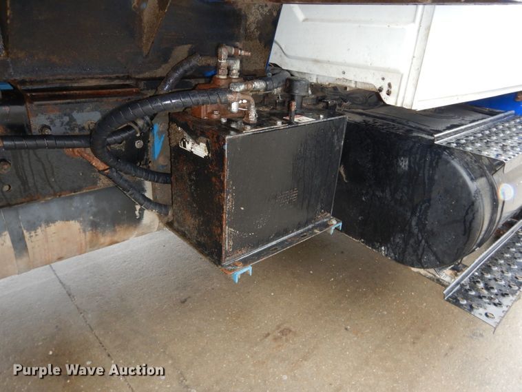 image for item DI8344 2006 International 4300  dump truck