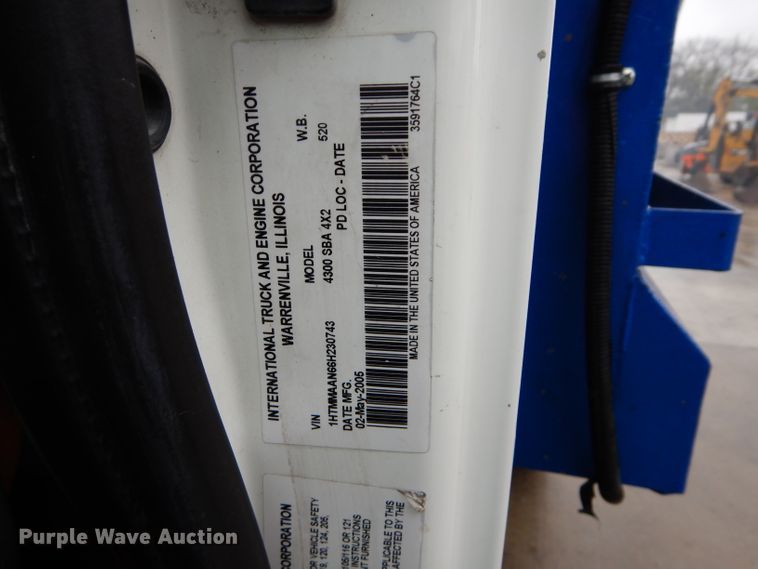 image for item DI8344 2006 International 4300  dump truck