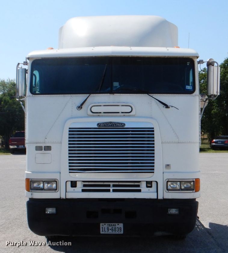image for item DJ0751 1994 Freightliner FLB High  semi truck