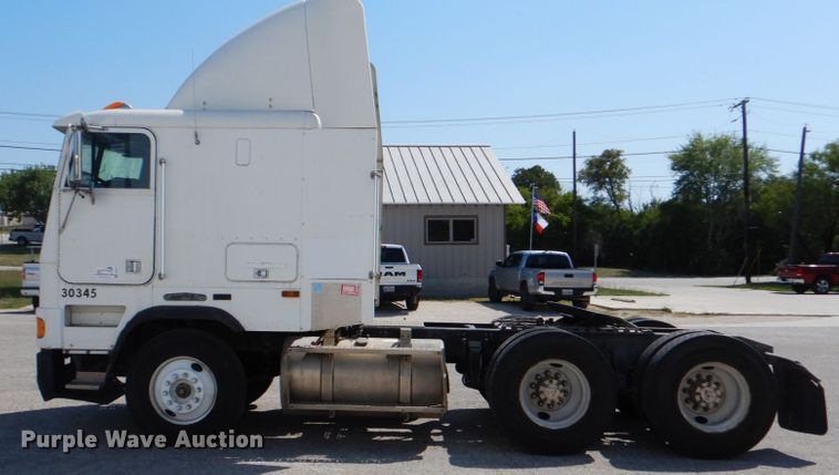 image for item DJ0751 1994 Freightliner FLB High  semi truck