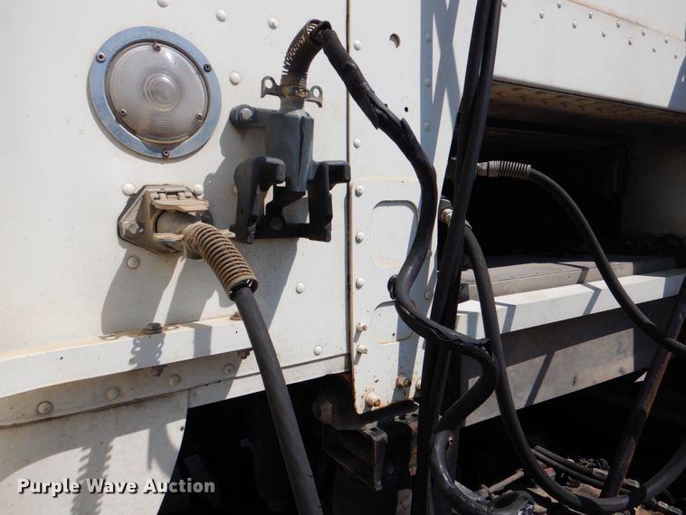 image for item DJ0751 1994 Freightliner FLB High  semi truck