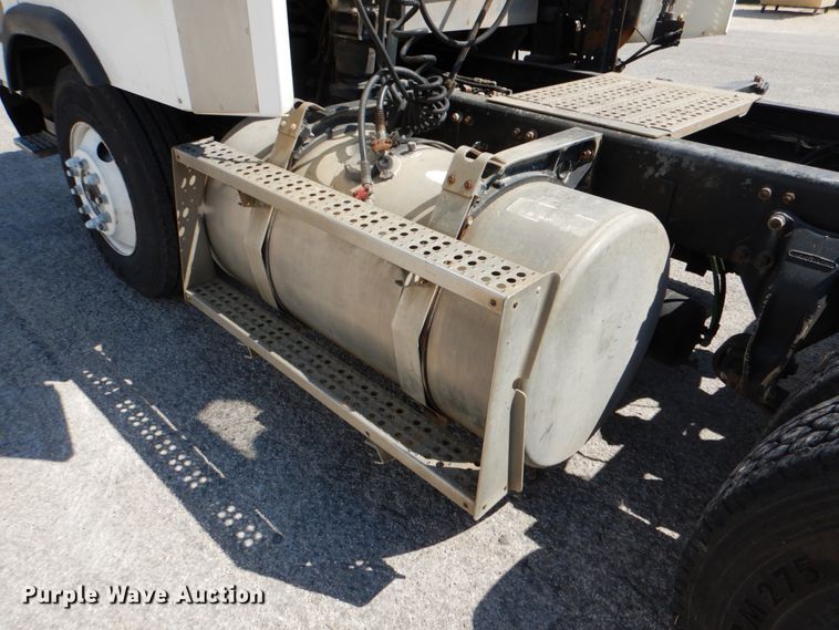 image for item DJ0751 1994 Freightliner FLB High  semi truck