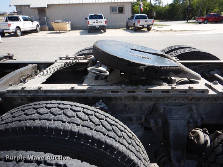 image for item DJ0751 1994 Freightliner FLB High  semi truck