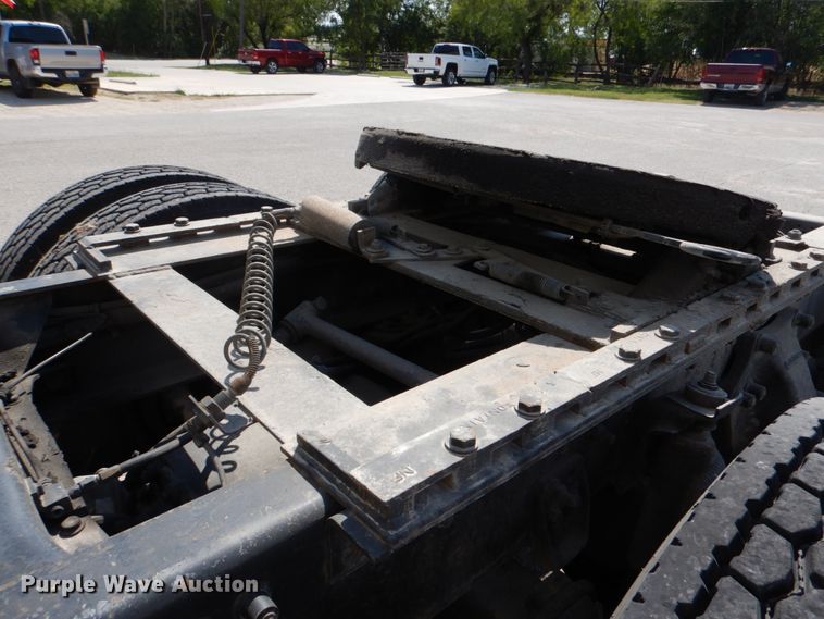 image for item DJ0751 1994 Freightliner FLB High  semi truck