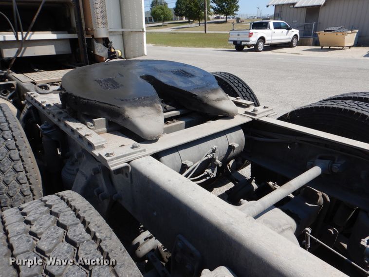 image for item DJ0751 1994 Freightliner FLB High  semi truck