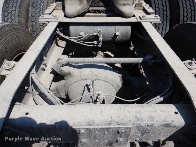 image for item DJ0751 1994 Freightliner FLB High  semi truck