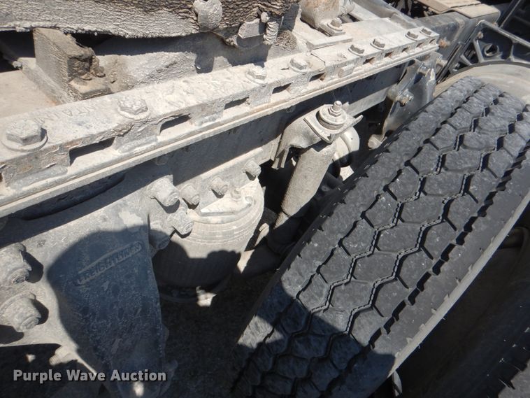 image for item DJ0751 1994 Freightliner FLB High  semi truck