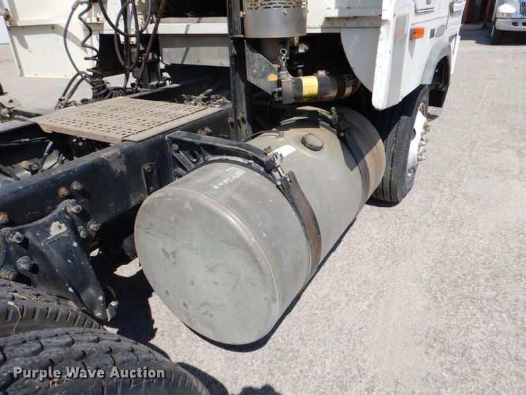 image for item DJ0751 1994 Freightliner FLB High  semi truck