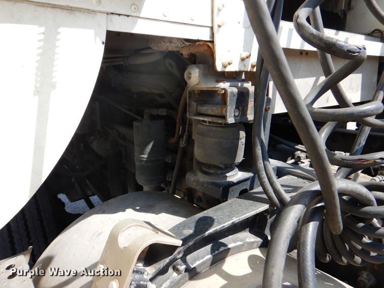 image for item DJ0751 1994 Freightliner FLB High  semi truck