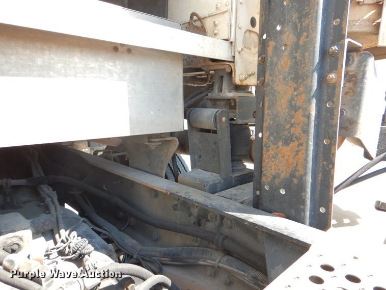 image for item DJ0751 1994 Freightliner FLB High  semi truck