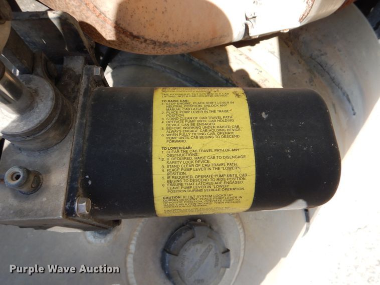 image for item DJ0751 1994 Freightliner FLB High  semi truck