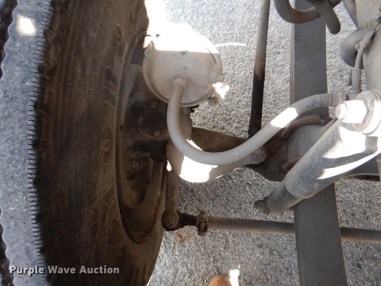 image for item DJ0751 1994 Freightliner FLB High  semi truck