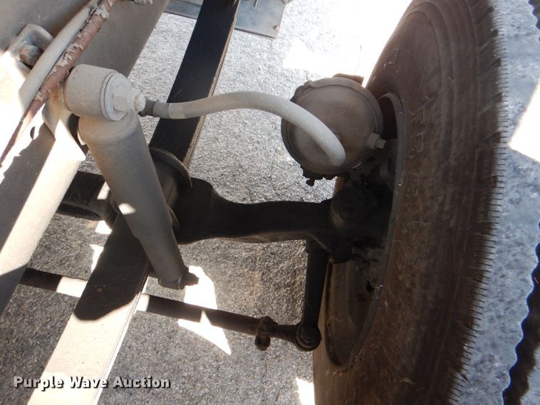 image for item DJ0751 1994 Freightliner FLB High  semi truck