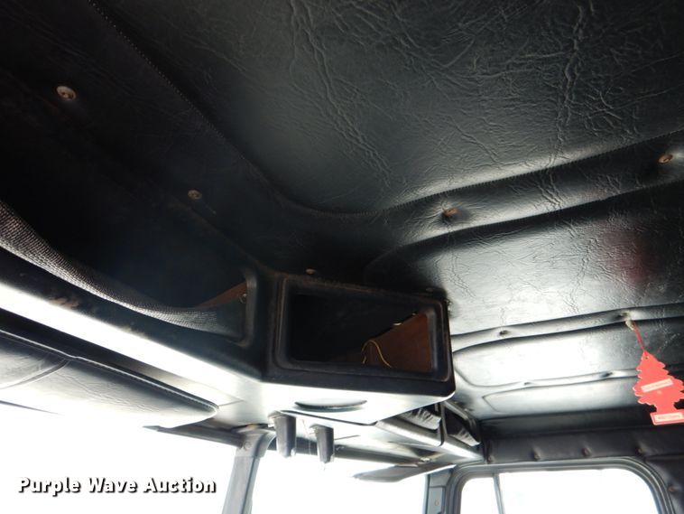 image for item DJ0751 1994 Freightliner FLB High  semi truck