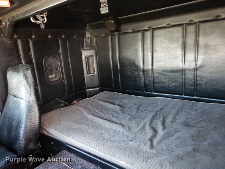 image for item DJ0751 1994 Freightliner FLB High  semi truck