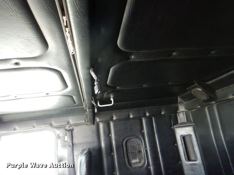 image for item DJ0751 1994 Freightliner FLB High  semi truck