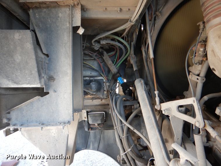 image for item DJ0751 1994 Freightliner FLB High  semi truck