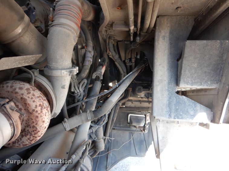 image for item DJ0751 1994 Freightliner FLB High  semi truck