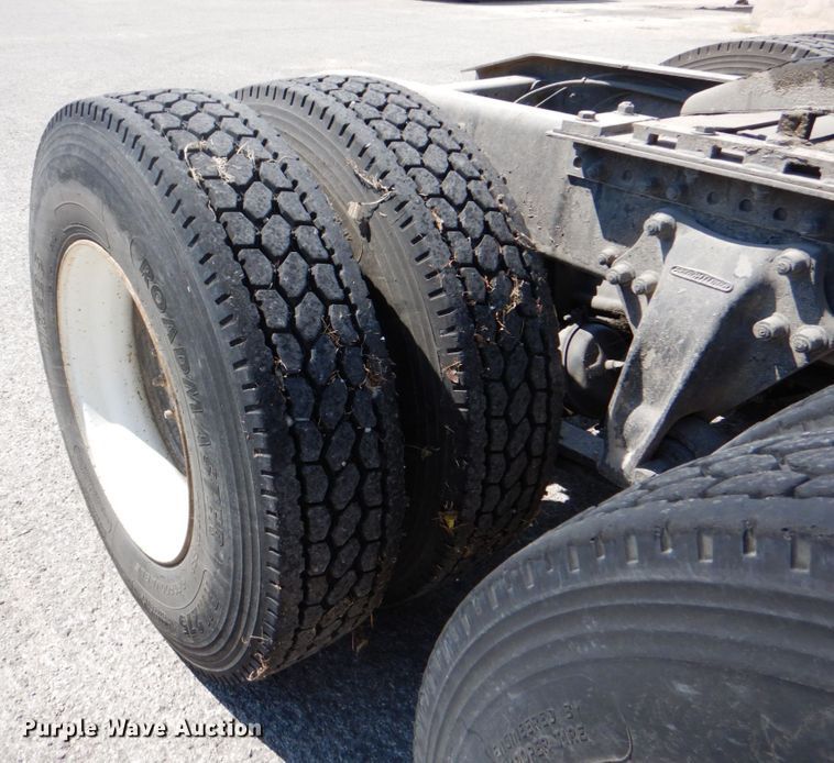 image for item DJ0751 1994 Freightliner FLB High  semi truck