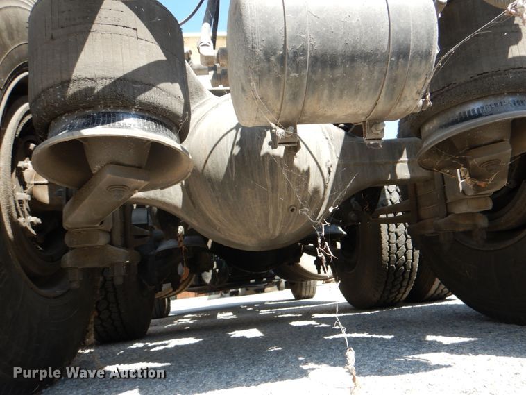 image for item DJ0751 1994 Freightliner FLB High  semi truck