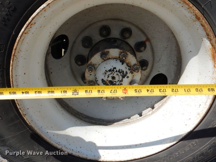 image for item DJ0751 1994 Freightliner FLB High  semi truck