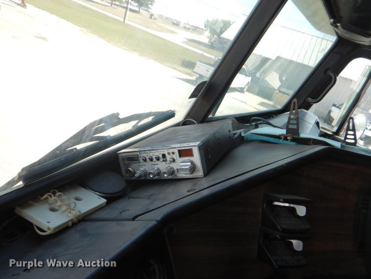 image for item DJ0751 1994 Freightliner FLB High  semi truck