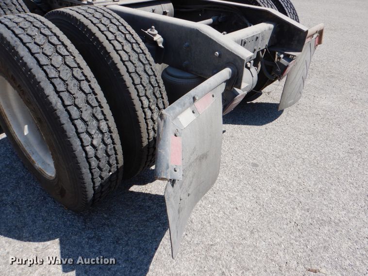 image for item DJ0751 1994 Freightliner FLB High  semi truck