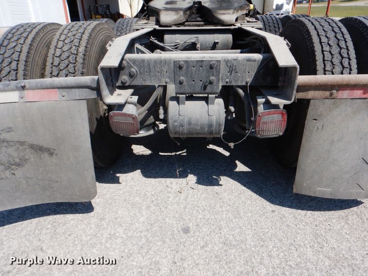 image for item DJ0751 1994 Freightliner FLB High  semi truck