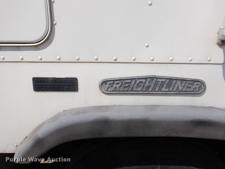 image for item DJ0751 1994 Freightliner FLB High  semi truck