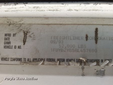 image for item DJ0751 1994 Freightliner FLB High  semi truck